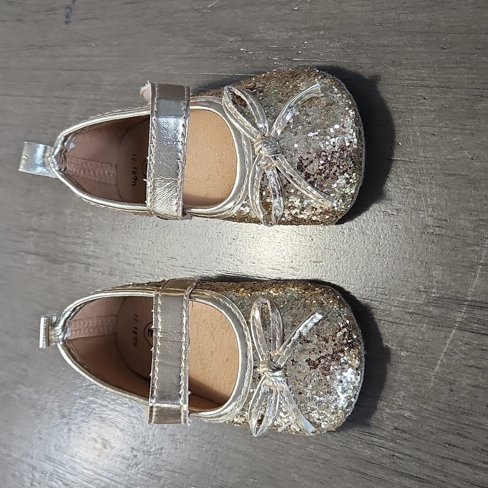Baby girl gold glitter dress shoes